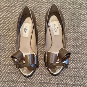 Valentino Women's Metallic Gold Bow Heels